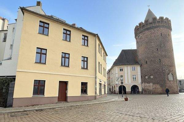 Blick zum Steintorturm