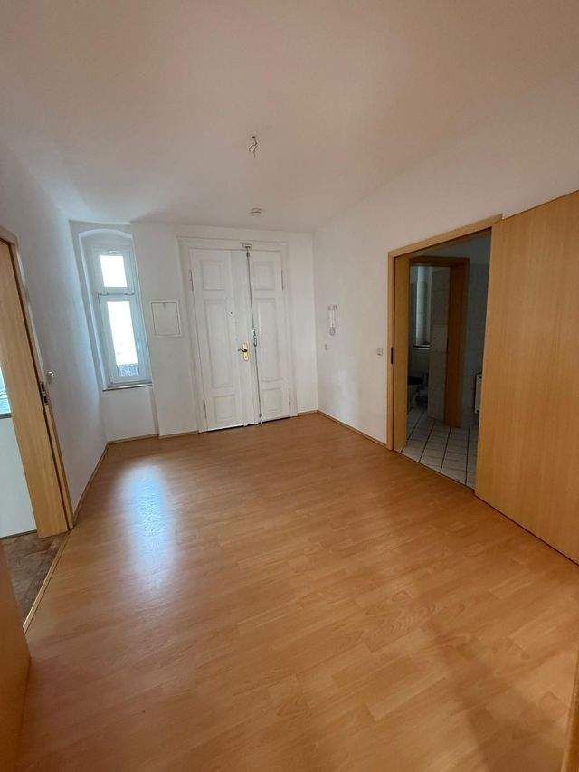 3-Raumwohnung mit Einbauküche & Balkon in der Geraer Innenstadt - Photo 2