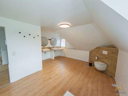 Badezimmer mit Badewanne