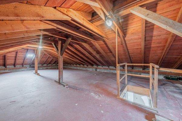 Dachboden mit massiver Decke