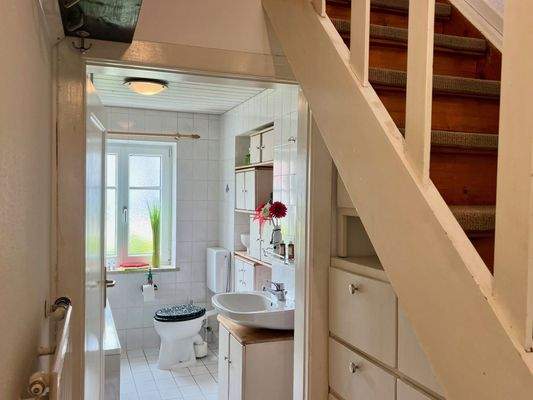 Flur mit Blick zum Bad