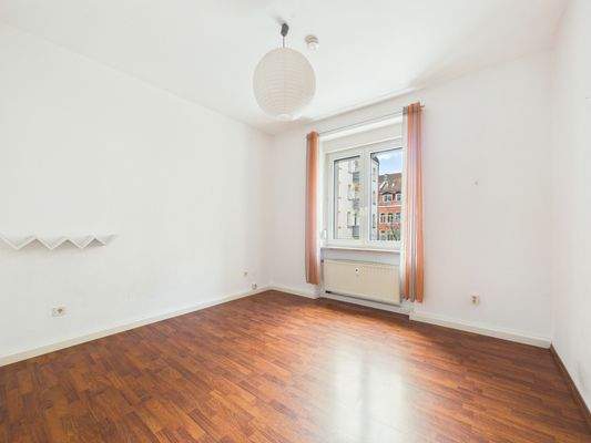 Großes helles Wohn- und Schlafzimmer!