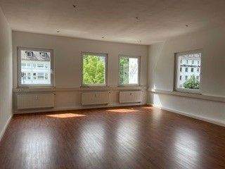 Büro-/Praxisflächen 1. OG