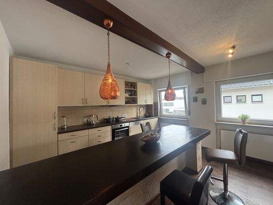 E 707 Kueche Tresen.jpg