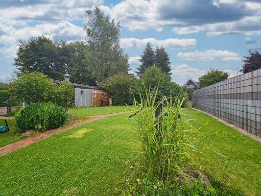 Garten hinter dem Haus