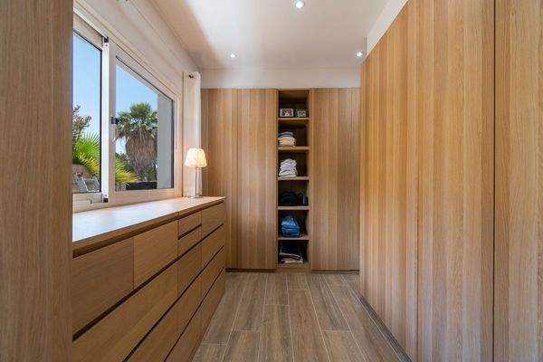 Begehbarer Kleiderschrank