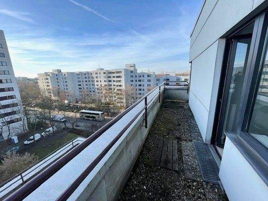 Balkon mit Stadtblick