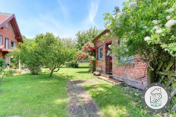 zwischen Haus A und B