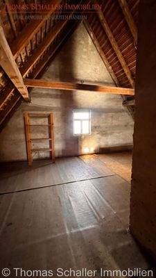 Dachboden - Wohnaus - mögliche Ausbaureserve 