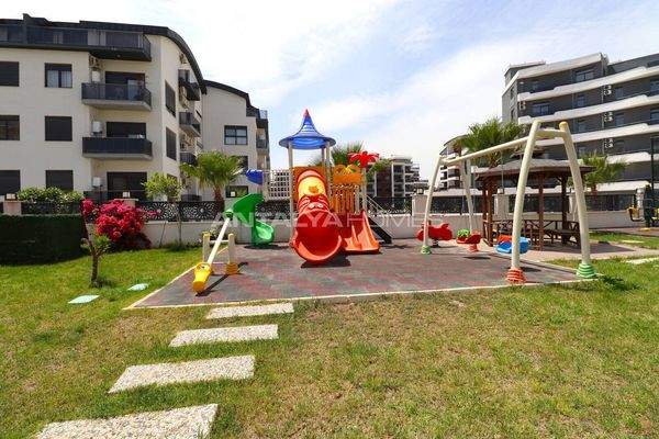 Apartments for Sale in a Secure Complex in Antalya Altintas