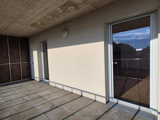 westseitige Terrasse