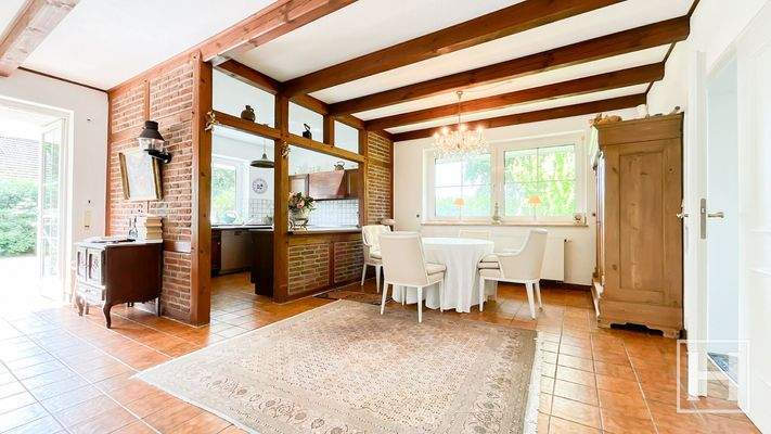 Rustikale Essdiele mit Küche