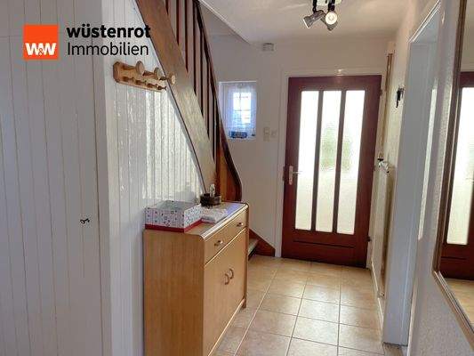 Eingangsflur Hauptwohnung Haustür