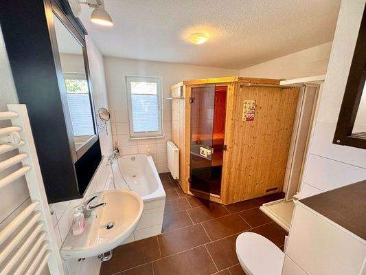 Bad mit Sauna Erdgeschosswohnung