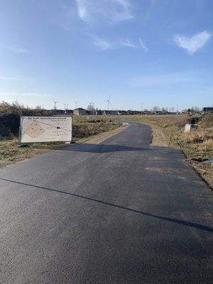 Einfahrt in das Baugebiet