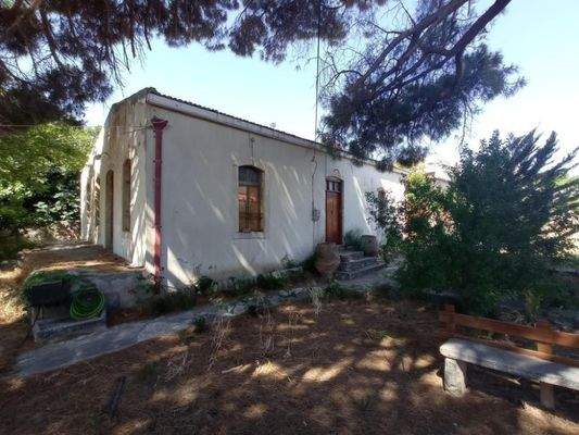 Kreta, Neapoli: Großes Steinhaus mit unvollendetem Gästehaus, Olivenhain und Garten zu verkaufen