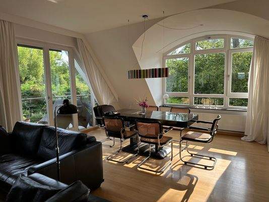 Wohnbereich- und Essbereich mit Terrassenzugang I