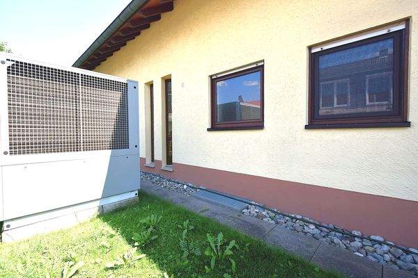 Luft-Wärmepumpe (Nordseite)