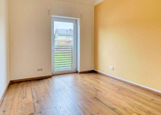 Zimmer im 1.OG Strassenseite