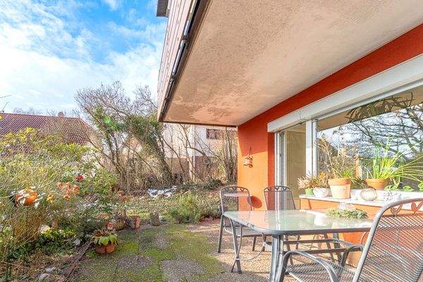 Terrasse mit Gartenzugang