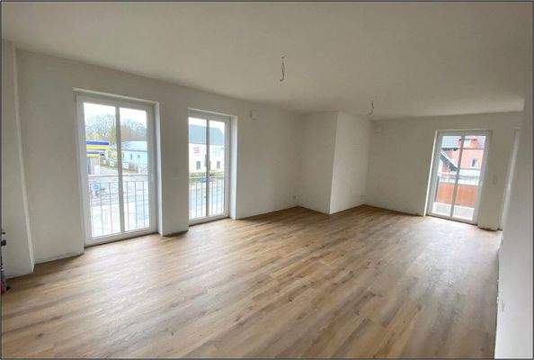 Wohn- und Essbereich - Musterfoto von Whg. im OG