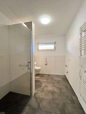 Neu gestaltetes Duschbad