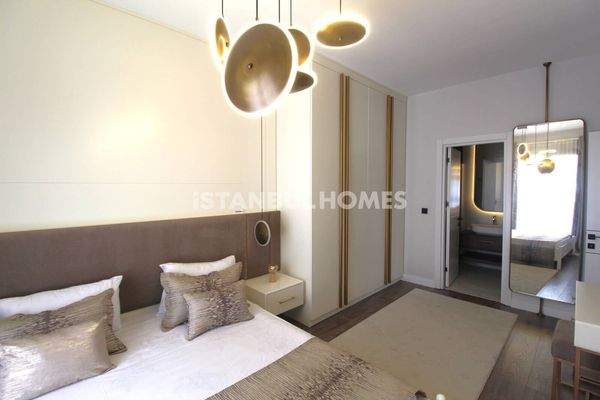 Stylish Flats in a Complex with Pool in Bağcılar Istanbul