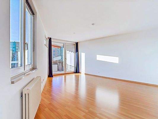 Lichtdurchfluteter Wohnraum