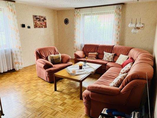 helles Wohnen mit Parkett (EG)