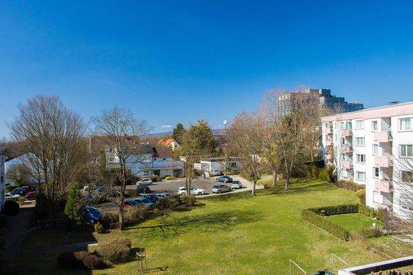 Blick von der Loggia ins Grüne