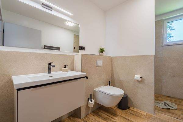 Das hochwertige Badezimmer 