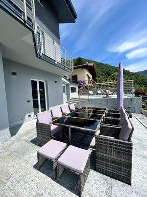 Terrasse mit Sitze.JPG