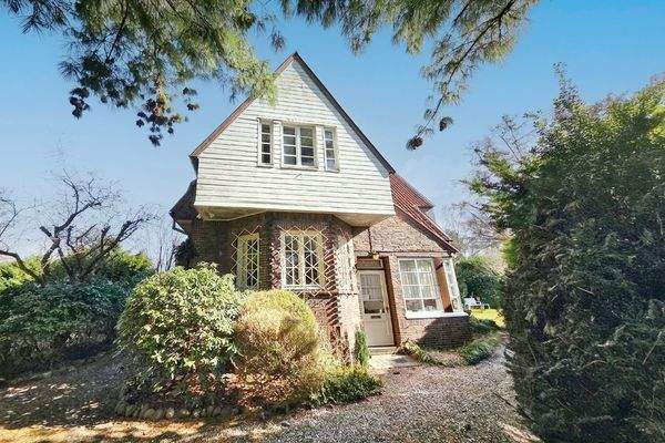 Das Haus hat von jeder Seite ein ganz anderes Gesicht ...