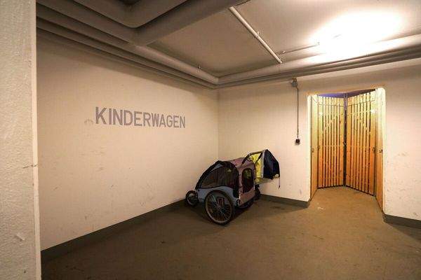 Innenansichten Halle, Paul Singer Str (8)