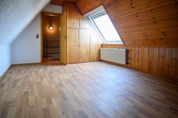 75-Zimmer Spitzboden