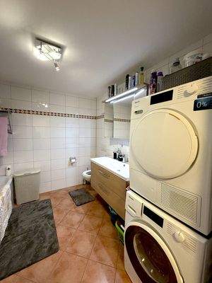 Badezimmer Ansicht 1