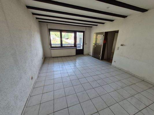 16 Raum 1. 2. OG mit Balkon.jpg