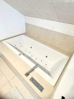 Modernes Bad Obergeschoss