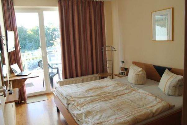 geräumiges Duschbad