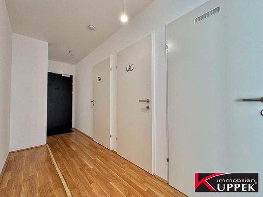 Flur mit Eingangsbereich