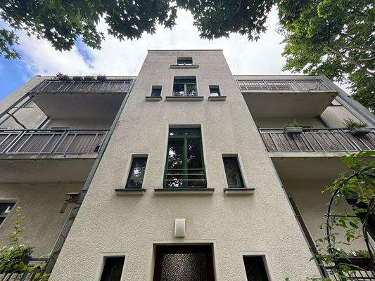 Rückansicht mit Balkonen