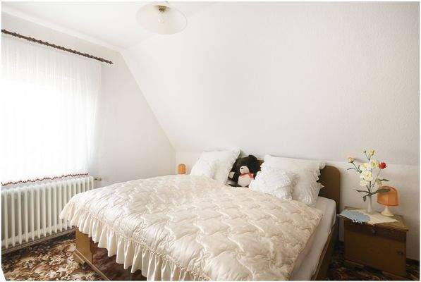 Schlafzimmer an Kinderzimmer