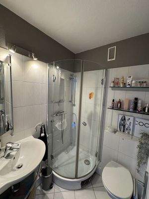 Duschbad im Dachgeschoss