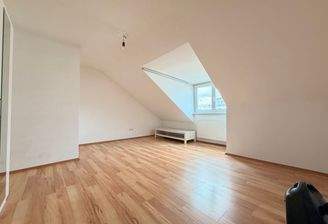 Wohn und Schlafbereich