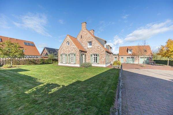 sehr hochwertige Bauausführung im kempischen Stil