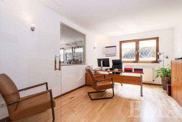 Zimmer im Souterrain ...