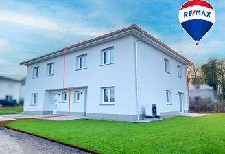 Doppelhaushälfte Rechts seitliche Terrasse