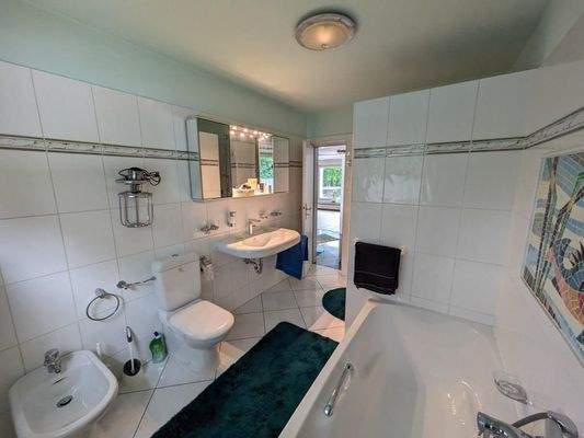 Tageslichtbad untere Wohnung