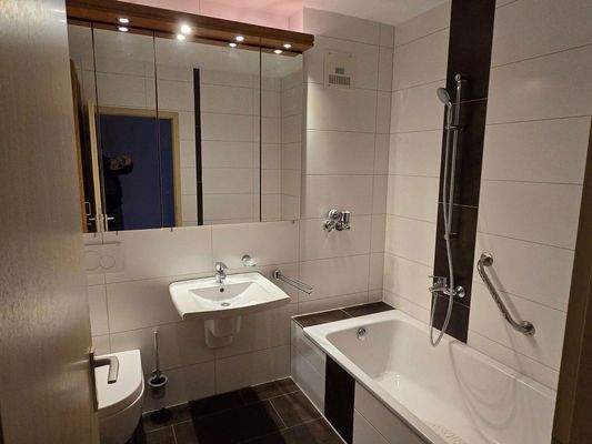 Badezimmer (Komfortbad)
