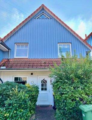 Hübsch mit blauer Deko